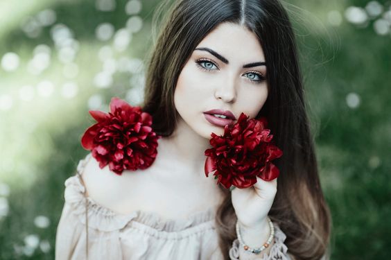 The Secret to a happy and healthy life is...
#HeatherEarles #beautifulwoman #happylife #herbnwisdom