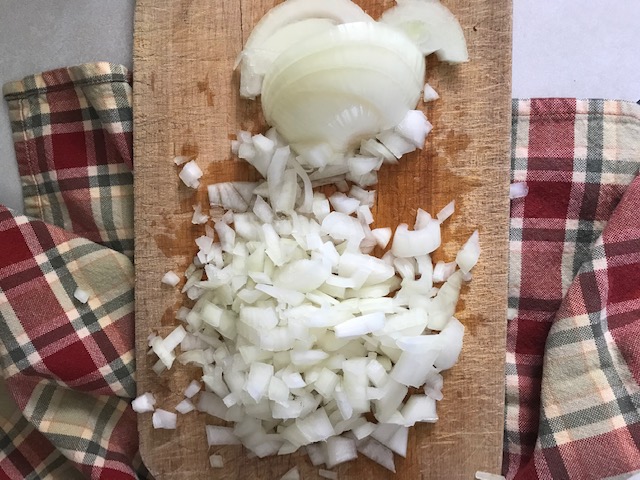 Easy Homemade Pizza Sauce
#heatherearles #herbnwisdom #marinade #canningpizzasauce #Christmasgiftideas #pizza #naturalliving #howtomakepizzasauce #choppingonions