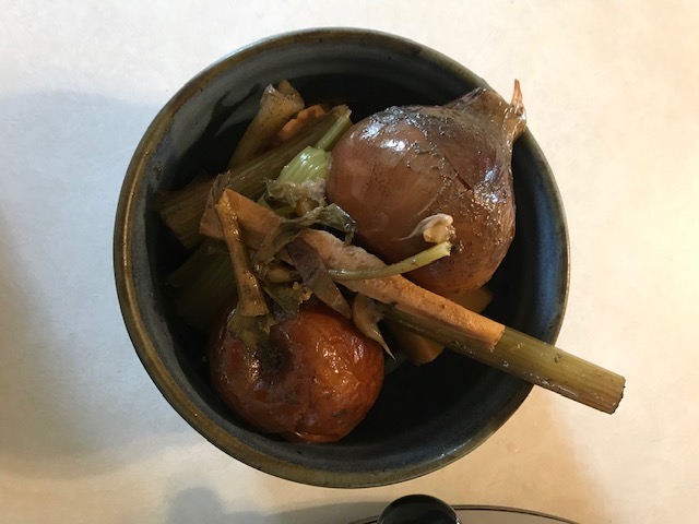 How to Make Homemade Bone Broth
#herbnwisdom #heatherearles #naturalliving #bonebroth #broth #homesteading #naturalremedies #healthydrinks #health #beefbones