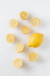 The many uses of lemon juice
#heatherearles #herbnwisdom #naturalliving #cleaninghacks #lifehacks