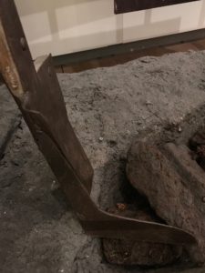 A tool called a slean, used for cutting peat/turf