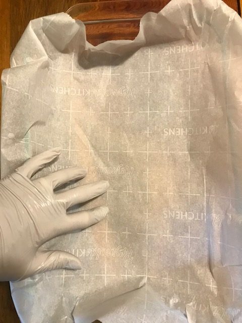 preparing the glass pan and parchment paper
#heatherearles #herbnwisdom #naturalliving #howtosoapmaking #lyesoap #author #podcaster #youngliving