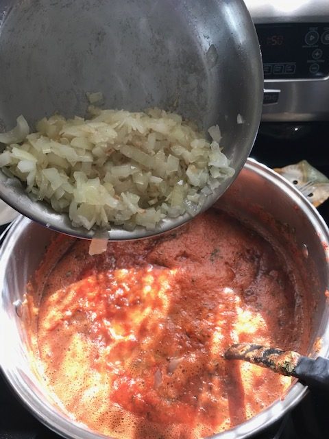 Easy Homemade Pizza Sauce #heatherearles #herbnwisdom #marinade #canningpizzasauce #Christmasgiftideas #pizza #naturalliving #howtomakepizzasauce