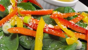 spinach and red pepper salad