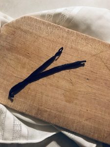 Making Homemade Vanilla Extract
#heatherearles #herbnwisdom #naturalliving #vanillabeans #vanillaextract #desserts #food